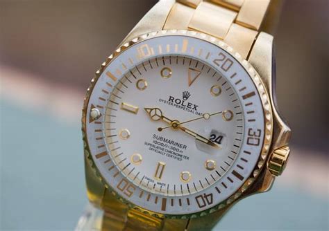 furto rolex con destrezza rolex|Donna ruba un Rolex da 10mila euro con la tecnica dell'abbraccio.